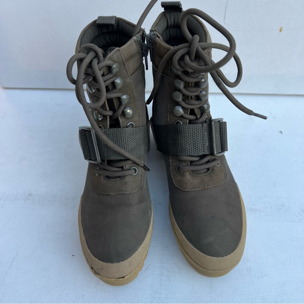 Steve Madden Grady lug sole olive green boots - Picture 7 of 9